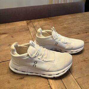 On Cloud Running Women’s Cloudnova